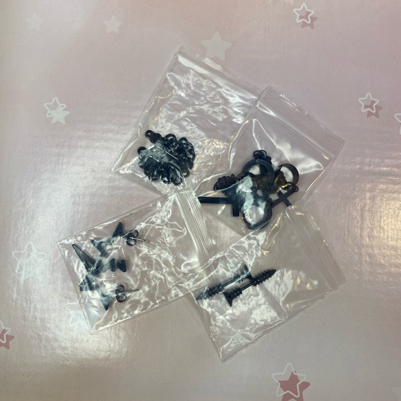 Black Rocker Earrings Assorted types - Picture 6 of 6